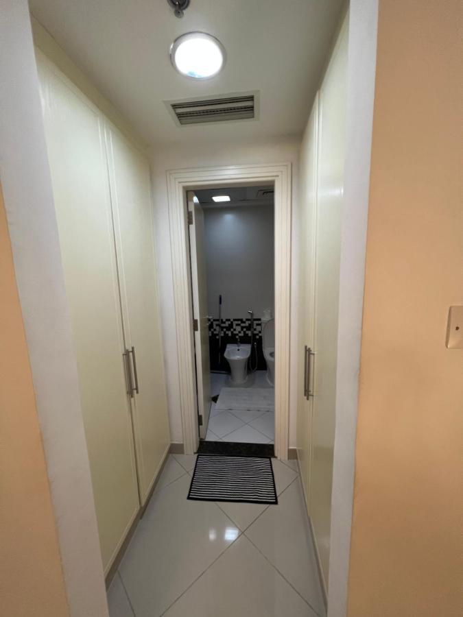 Large Size One Bedroom Apartment With Sea View Abu Dhabi Exteriör bild