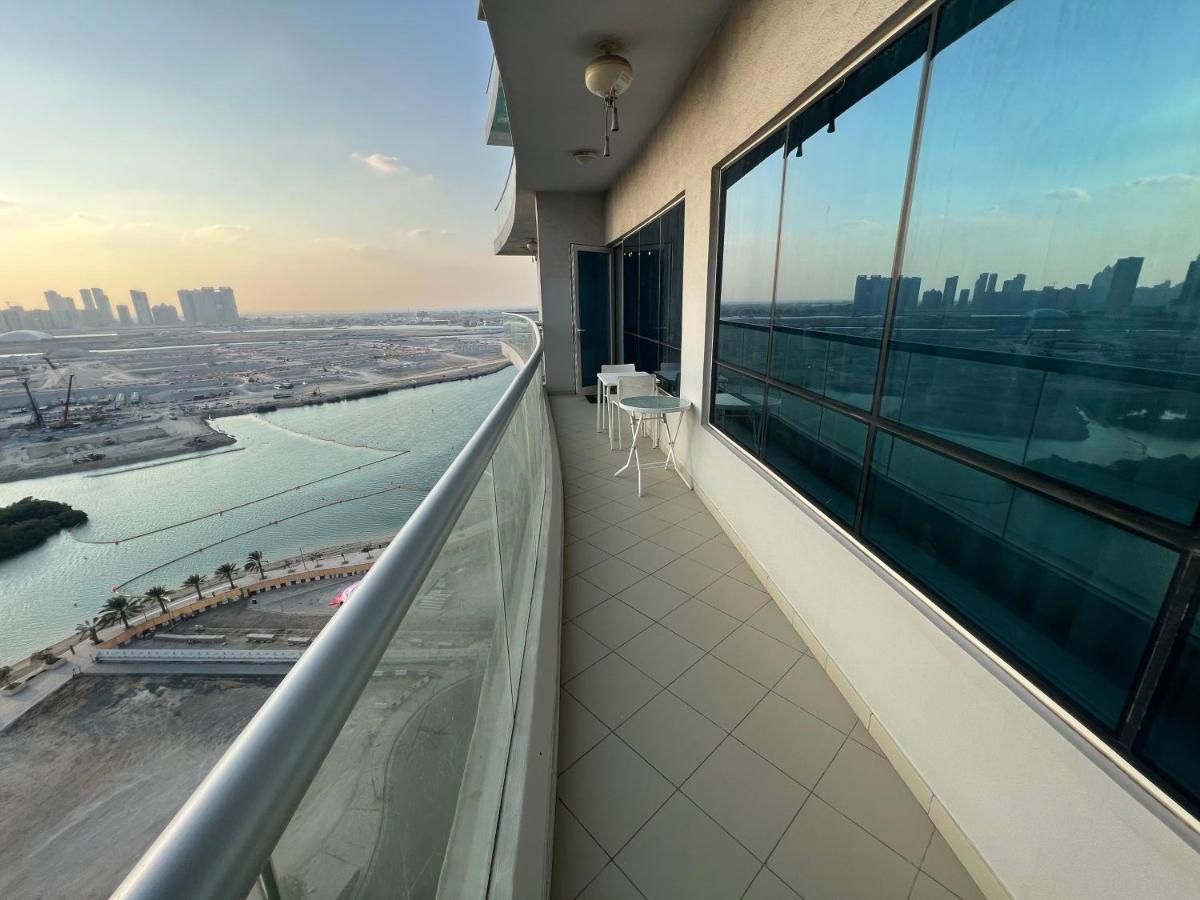 Large Size One Bedroom Apartment With Sea View Abu Dhabi Exteriör bild