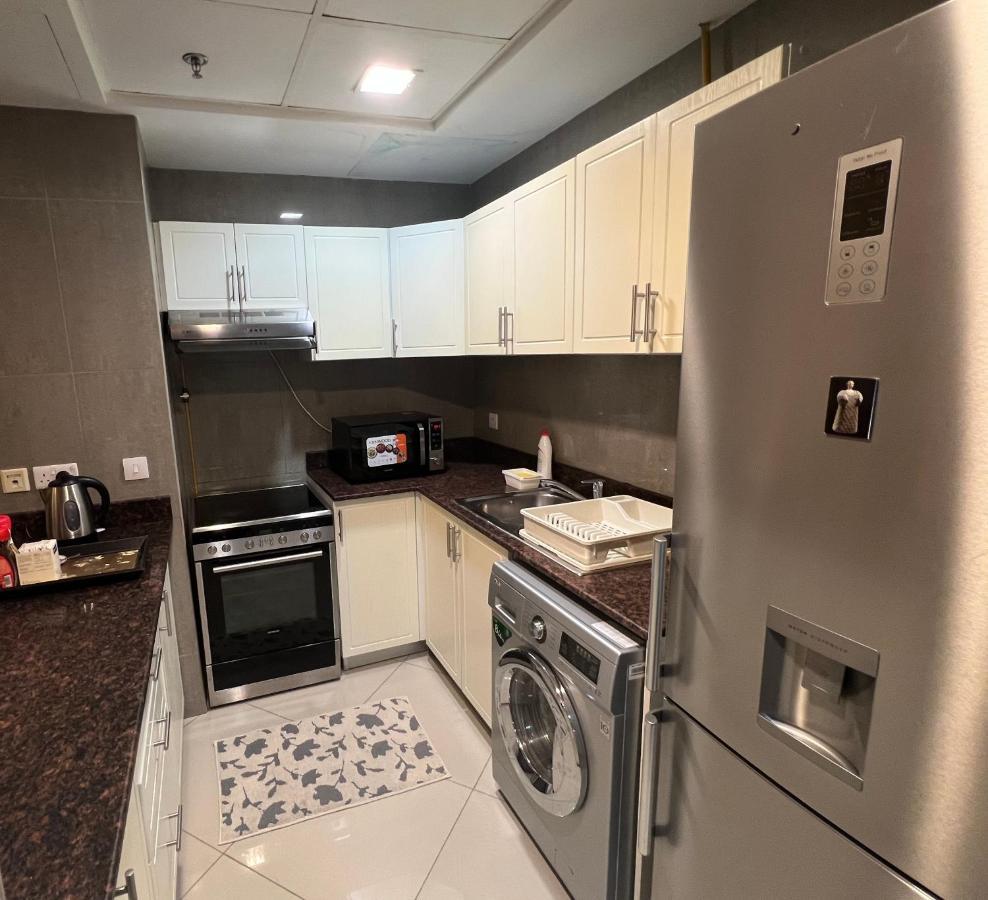 Large Size One Bedroom Apartment With Sea View Abu Dhabi Exteriör bild